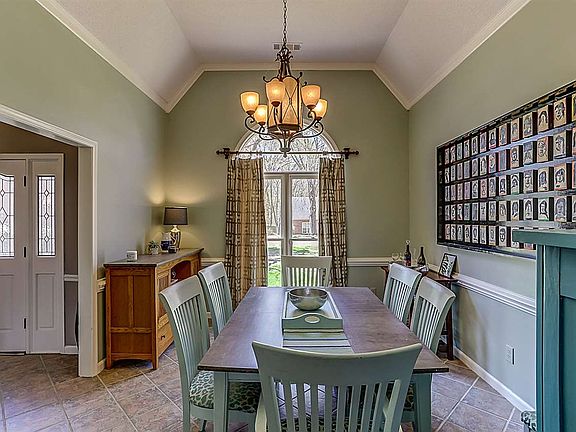 5th image of 884 Hickory Oaks Cir