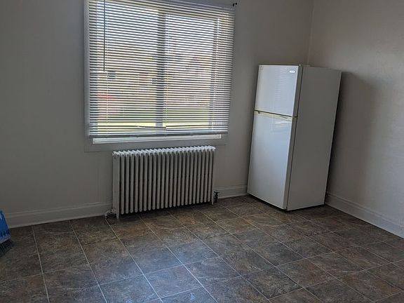 2nd image of 814 7th St Unit 1-6