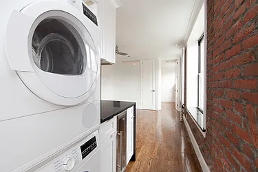 Rented by R New York