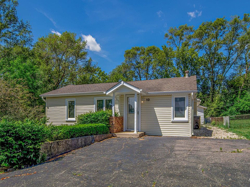 10 Meadow Ln, Oakwood Hills, IL 60013 Zillow