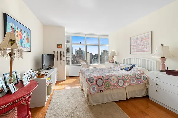 160 West 66th Street #27G in Lincoln Square, Manhattan