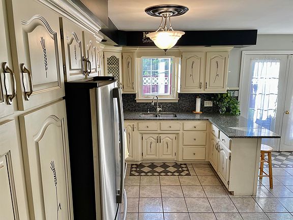 3rd image of 63 Ascension Rd