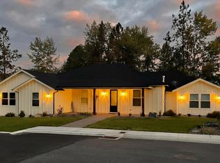 199 Black Oak Dr, Grants Pass, OR 97527