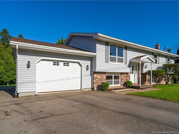 3rd image of 13 Jasper Dr