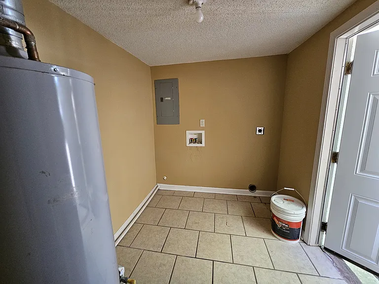 3374 Ladue St — Photo 8