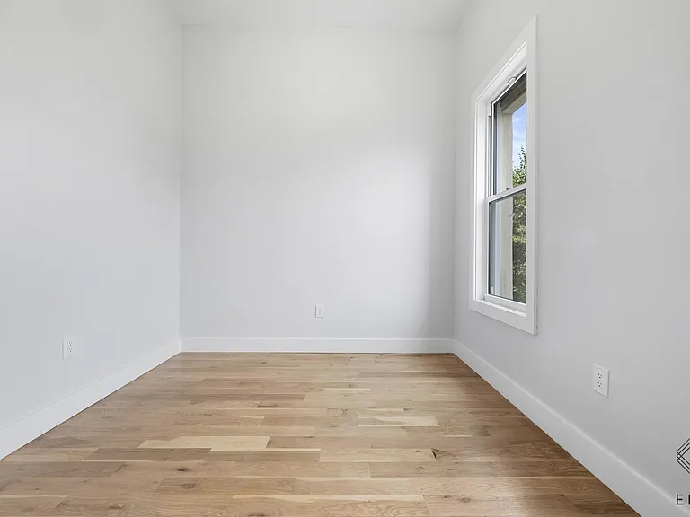 690 Onderdonk Ave #3A — Photo 13
