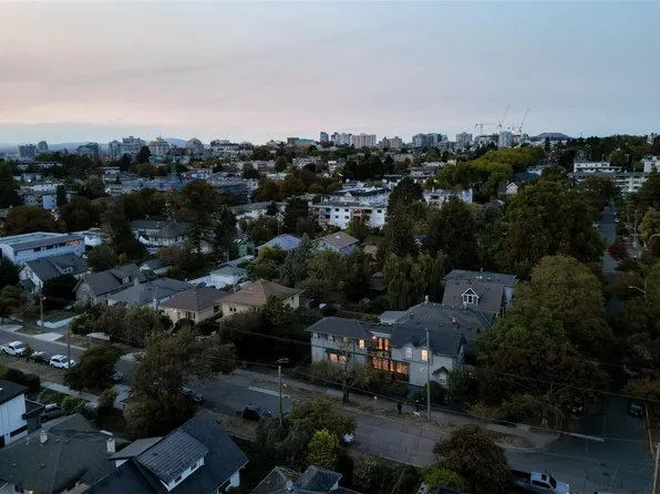 1150 Oxford St, Victoria, BC V8V 2V3