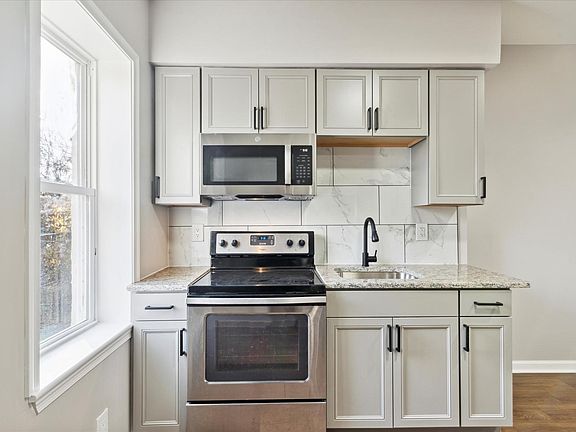 5th image of 5933 N Norwood St