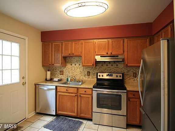 2nd image of 19 Birdseye Ct