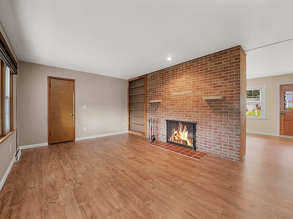 5th image of 4913 Fuller Ave SE