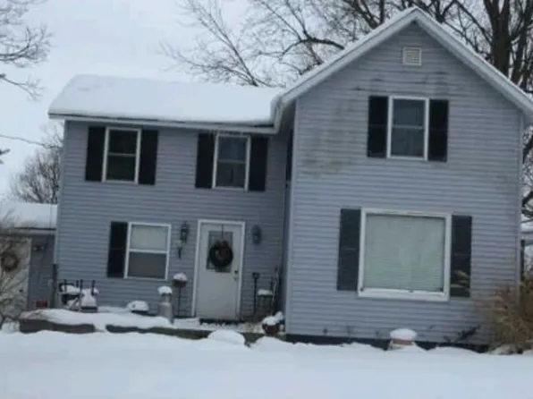 134 Mill St, Delton, MI 49046