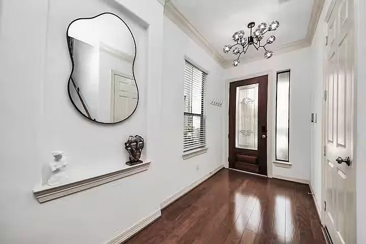 3 bed, 2.5 bath, 2562 sqft, $3,800 — Photo 4