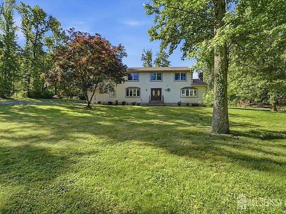 2nd image of 6 King Arthurs Ct