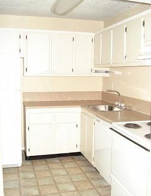 3rd image of 437 Executive Center Dr APT 112