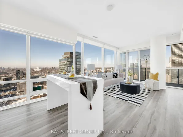 15 Grenville St #4204, Toronto, ON M4Y 0B9