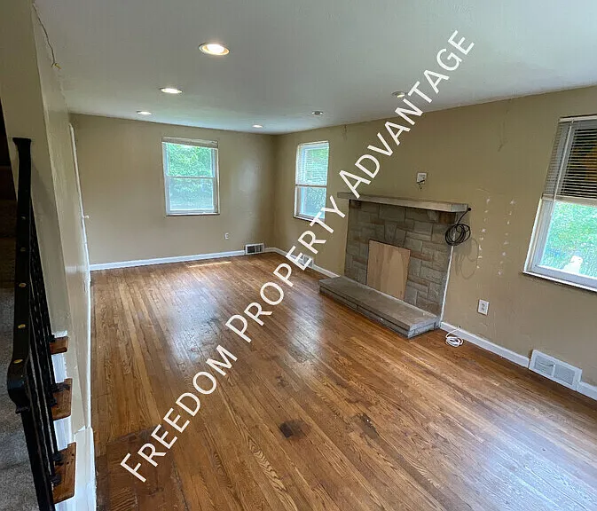 11843 Joan Dr — Photo 1