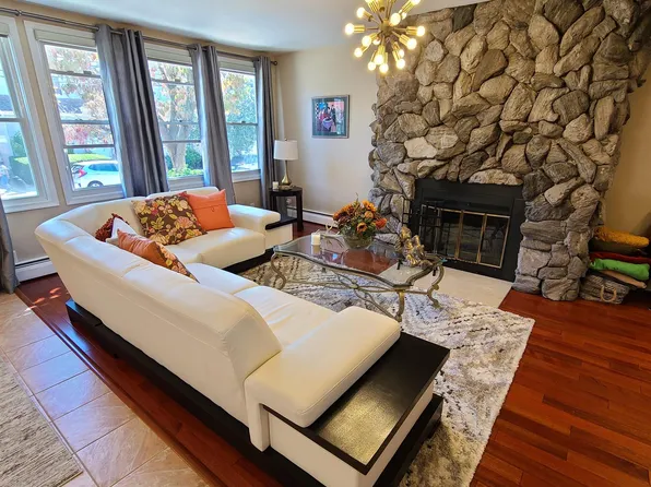 8515 5th Avenue image 4 of 43