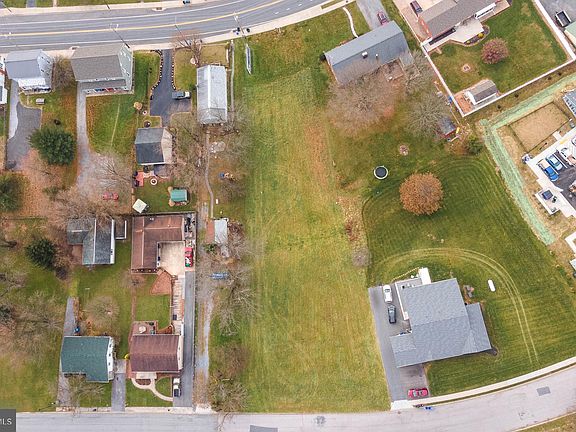 3rd image of Westview Dr