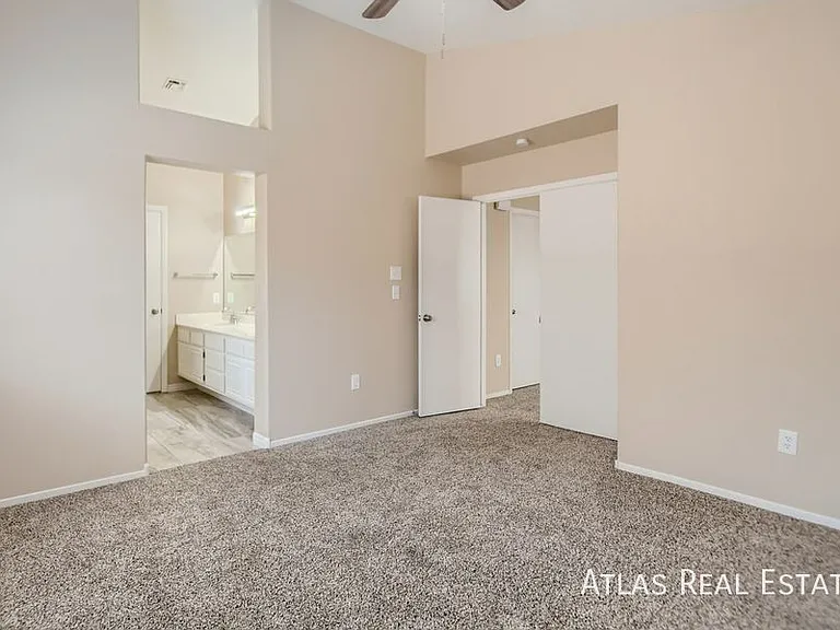 4405 Sandhorse Ct — Photo 9