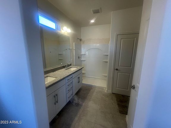 5th image of 1118 E WESTWOOD Drive