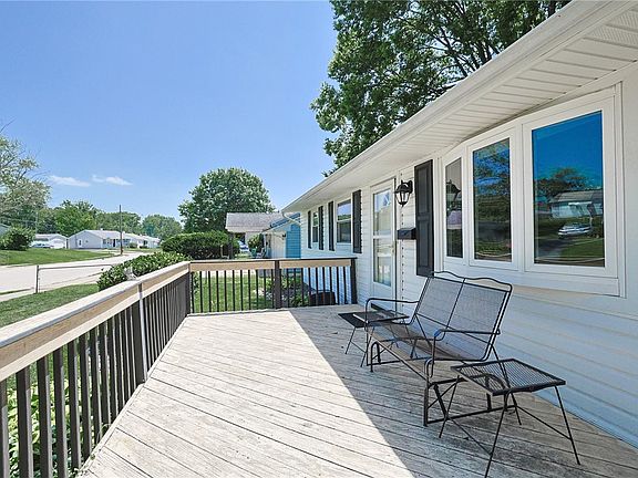 4th image of 111 Stadia Dr