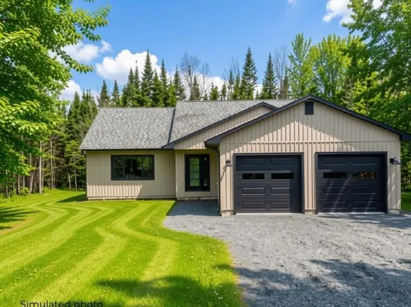 12 Waylon Ct, Lincoln, NB E3B 1C1