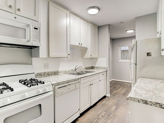 3rd image of 4015 Bellefontaine St #1