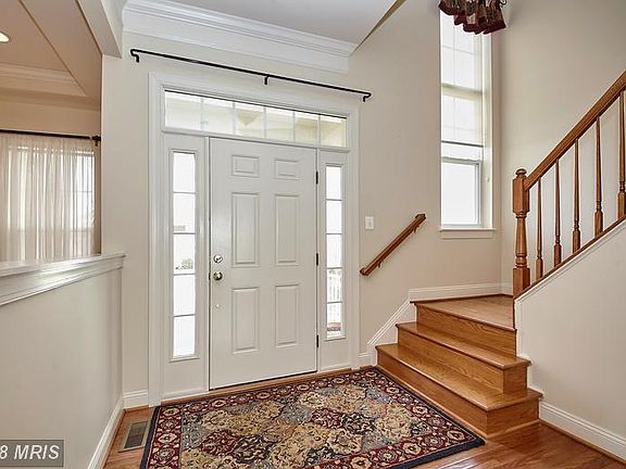 Light and Bright Entry Foyer
