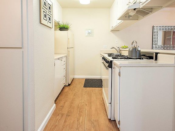 4th image of 300 Bel Air Dr APT 140