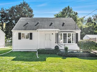 608 Samantha Ave, Lansing, MI