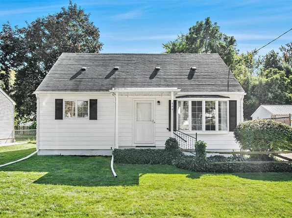 608 Samantha Ave, Lansing, MI 48910