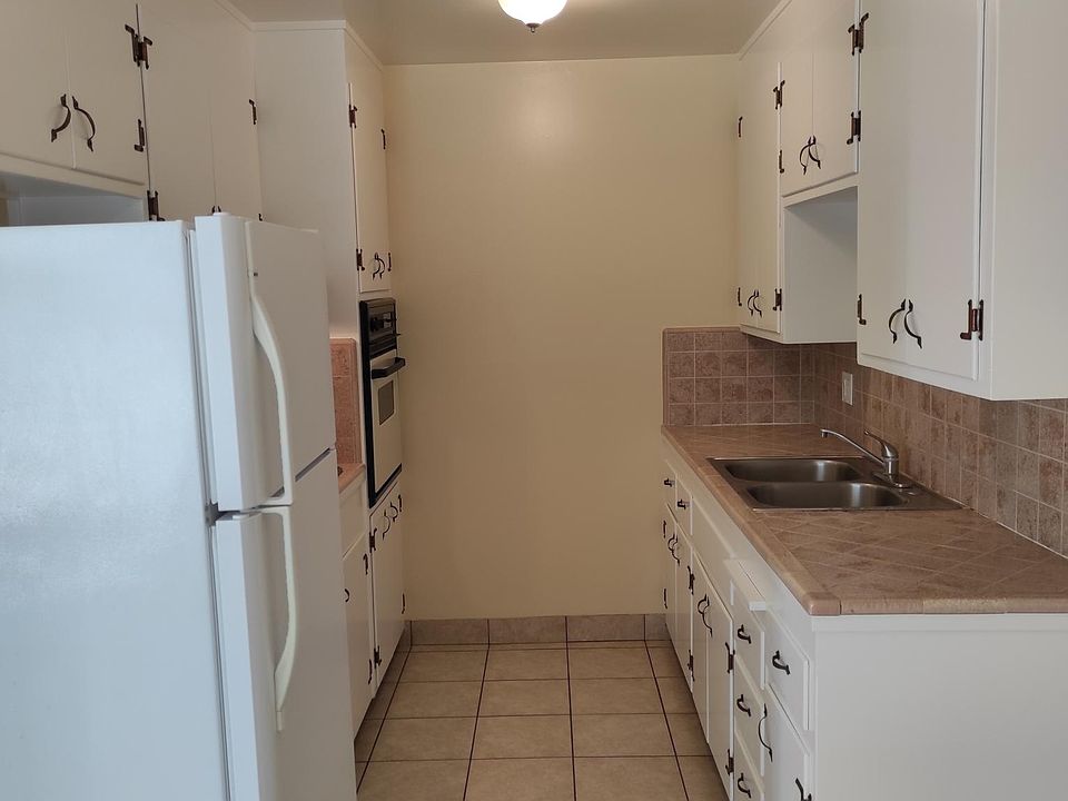 1st image of 2319 Karen Dr #1