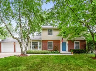 1802 Woodcliff Ave SE, Grand Rapids, MI 49506