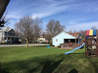 9495 Maple St, Clarence Center, NY 14032