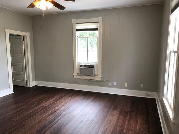 5th image of 135 W Ohio Ave APT 4
