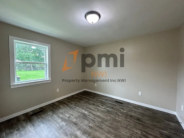 2908 Oakdale Ave — Photo 8