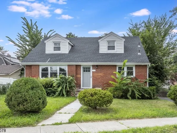 175 Parkway Dr, East Orange City, NJ 07017