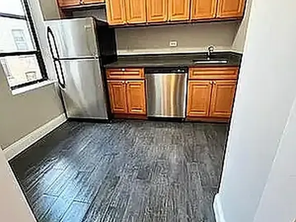 1632 East 18th Street image 1 of 6