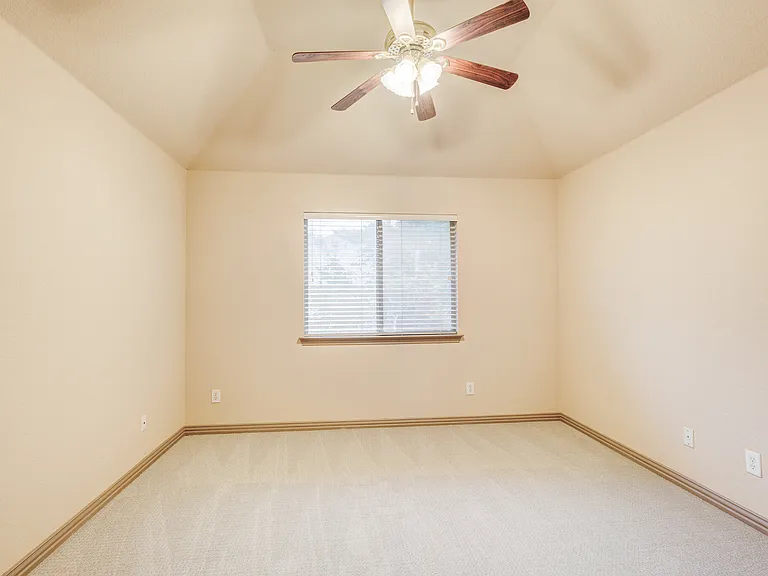 2010 Vista Dr — Photo 12