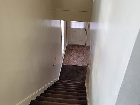4th image of 216 Railroad St