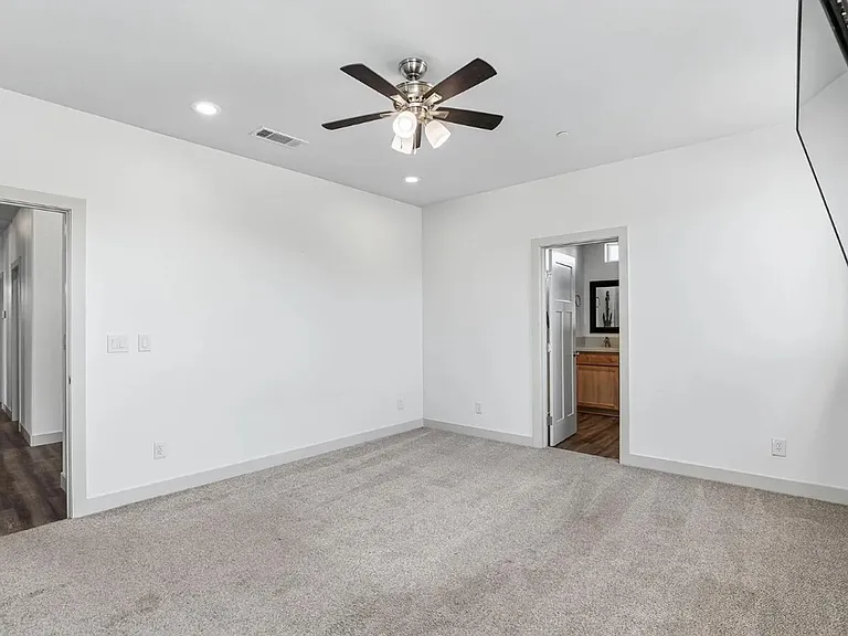 19009 Compass Dr — Photo 14