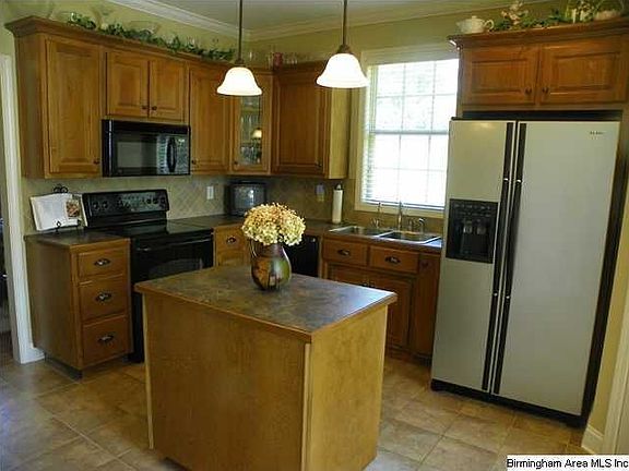 3rd image of 510 Cameron Cir