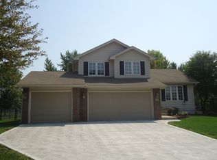 108 SW Hickory Gln, Grimes, IA 50111