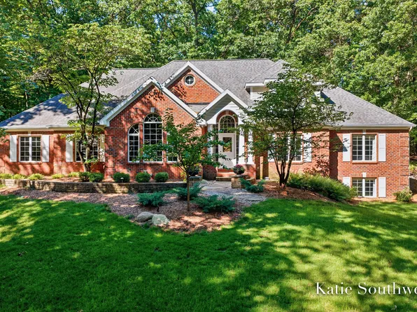 1800 Sterling Oaks Blvd SE, Ada, MI 49301