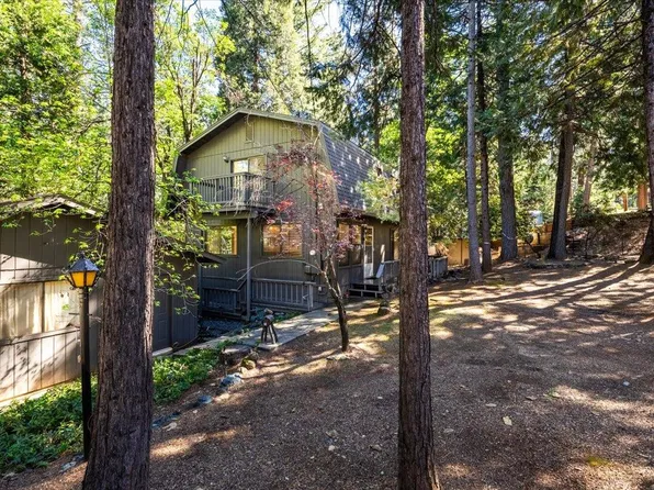 5671 Sierra Springs Dr, Pollock Pines, CA 95726
