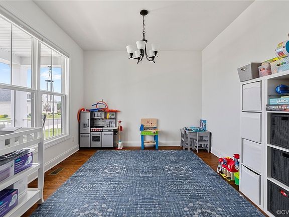 5th image of 7798 Millikin Ln