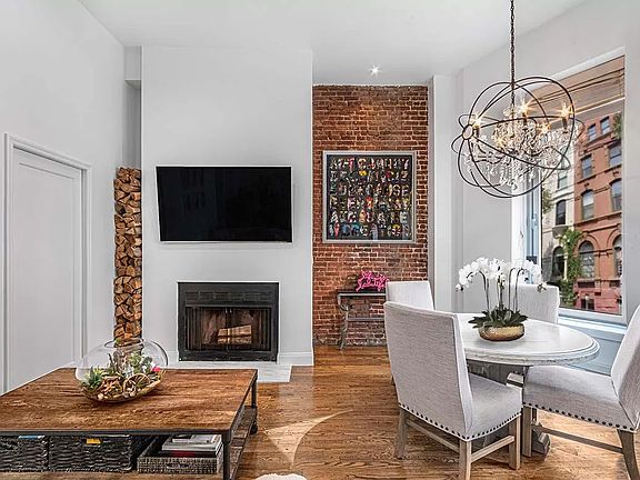 3rd image of 100 W 81st St APT 1D