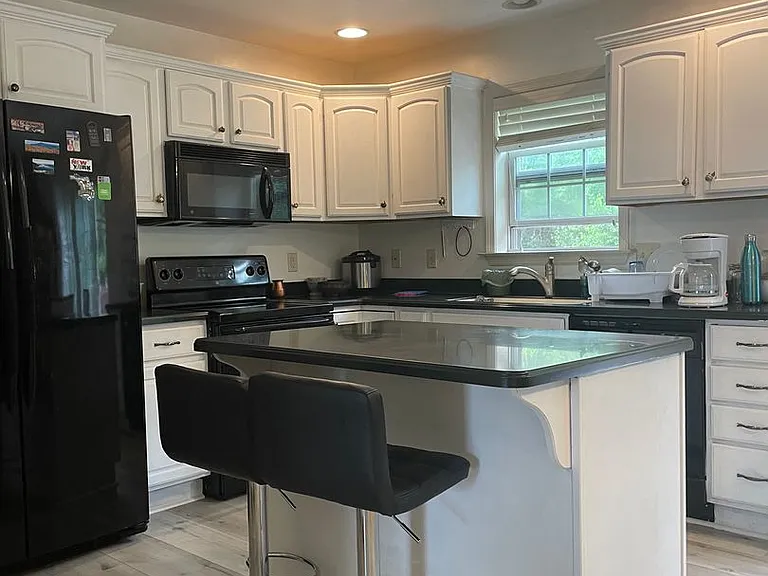 108 Schoolhouse Rd — Photo 6