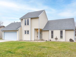 2684 Cedar Wood Dr, Columbus, IN 47203