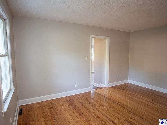 4th image of 212 Baskin Ave